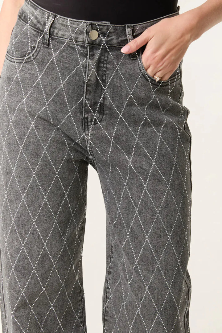Black Wash Diamond Embellished Straight Leg Jeans - jqwholesale.com