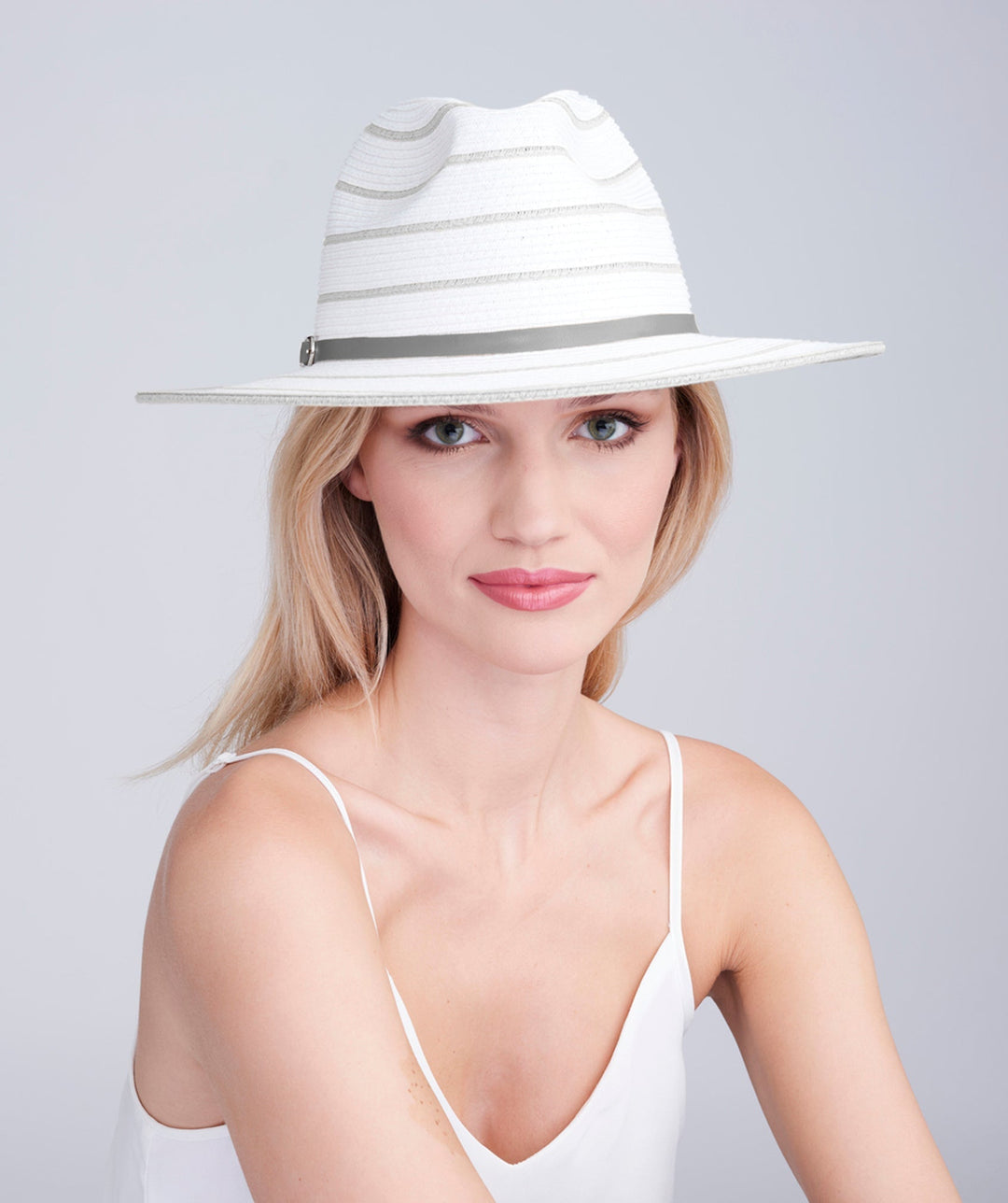 Cruise Hat - White/Silver
