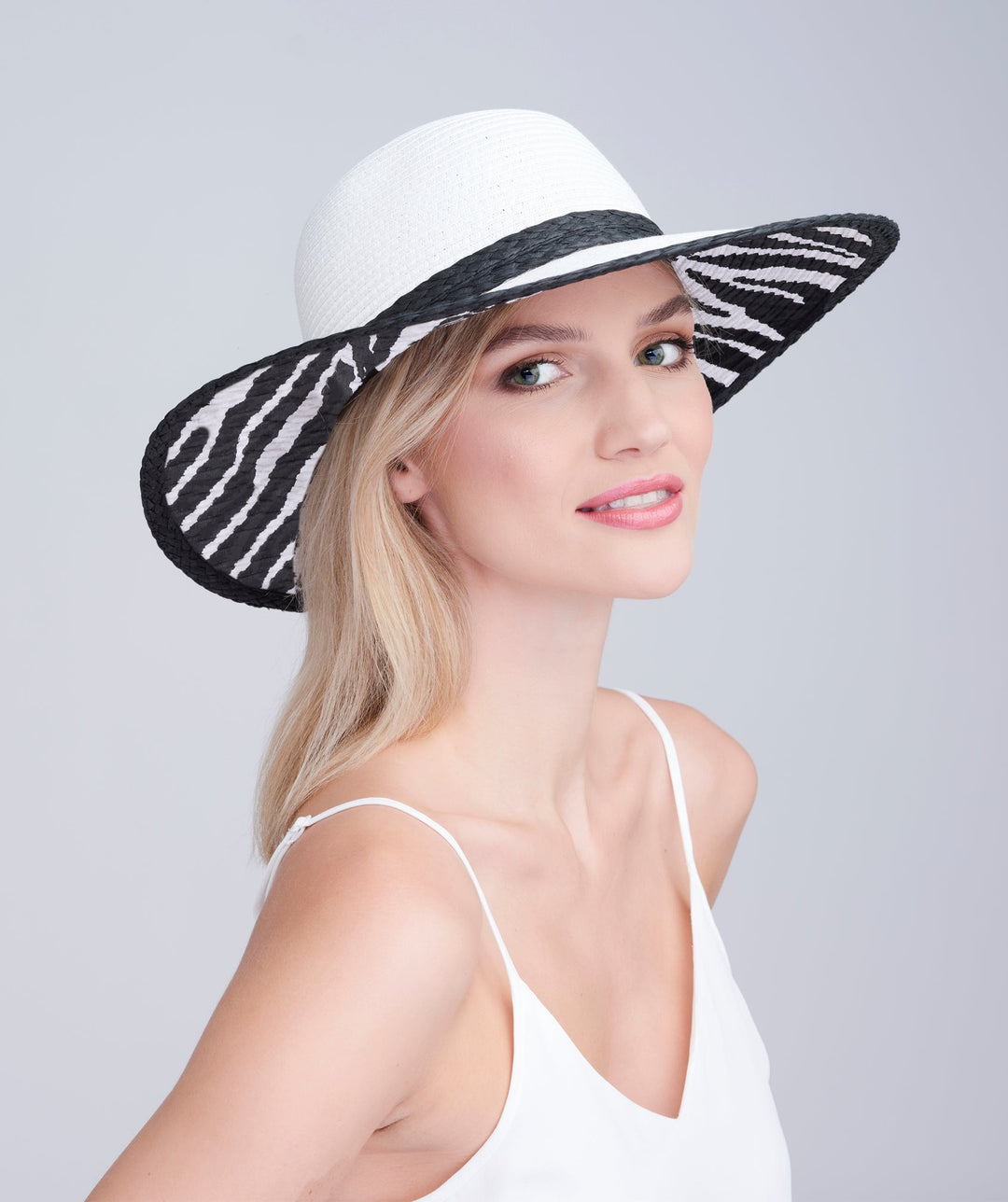 Graciela Hat - White/Black - jqwholesale.com