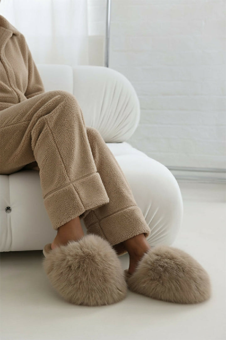 CAMEL EXTREME OVERSIZED FAUX FUR FLUFFY SLIPPERS (PACK OF 12 PAIRS UK3-UK8)