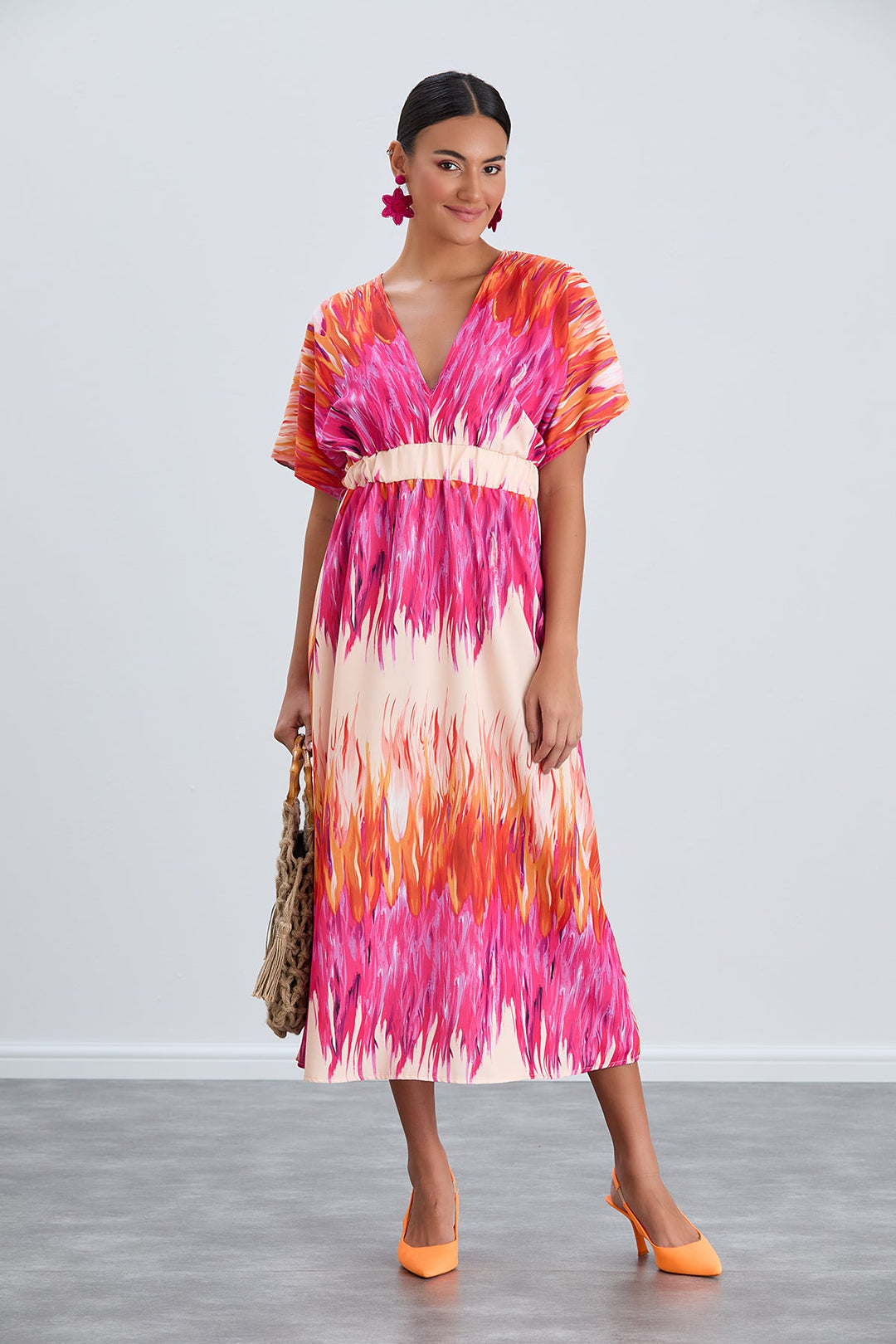 Elasticated Midi Dress in Abstract Pink print - jqwholesale.com