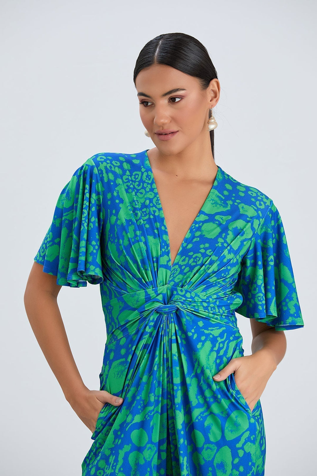 Tropical Green Angel Sleeve Maxi Jumpsuit with Twist Detail - jqwholesale.com