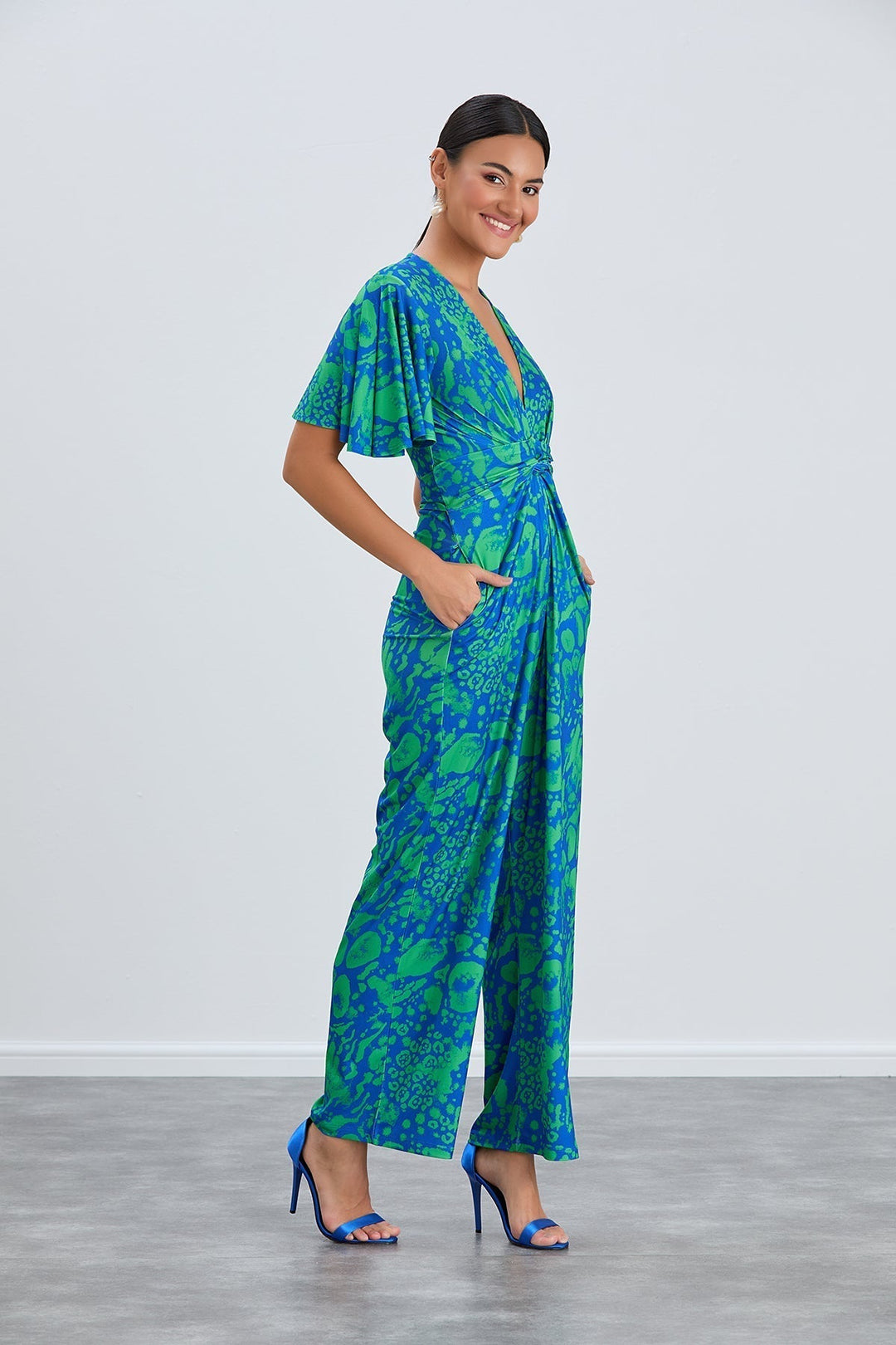 Tropical Green Angel Sleeve Maxi Jumpsuit with Twist Detail - jqwholesale.com