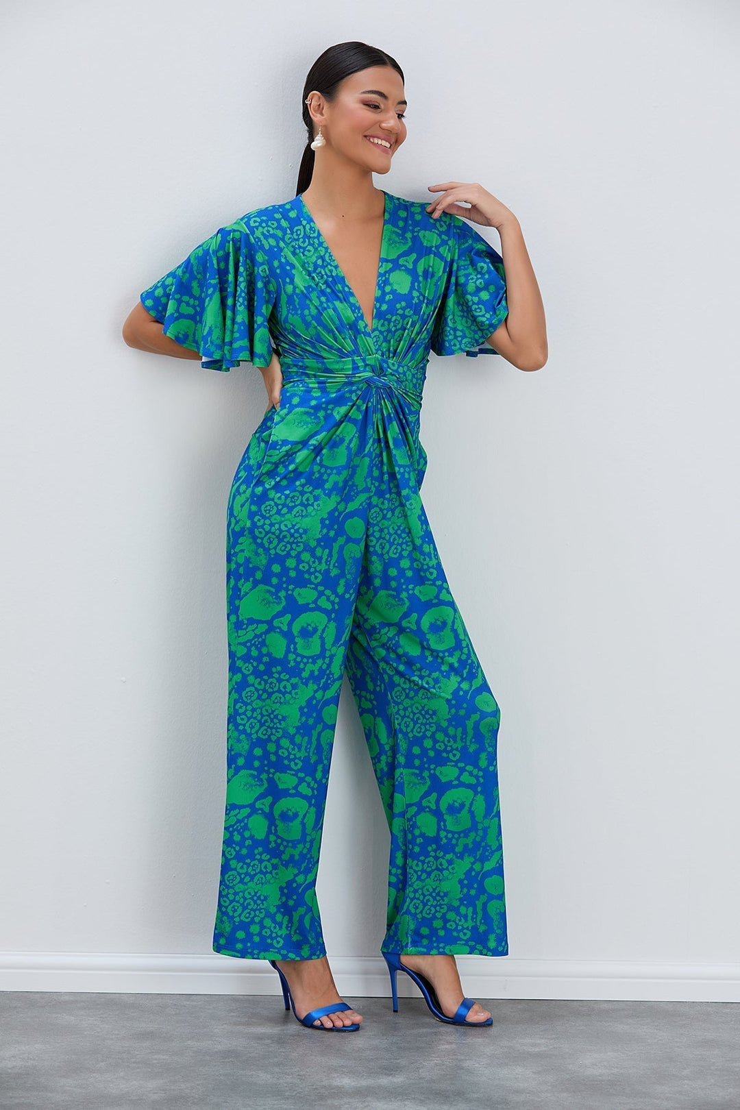 Tropical Green Angel Sleeve Maxi Jumpsuit with Twist Detail - jqwholesale.com