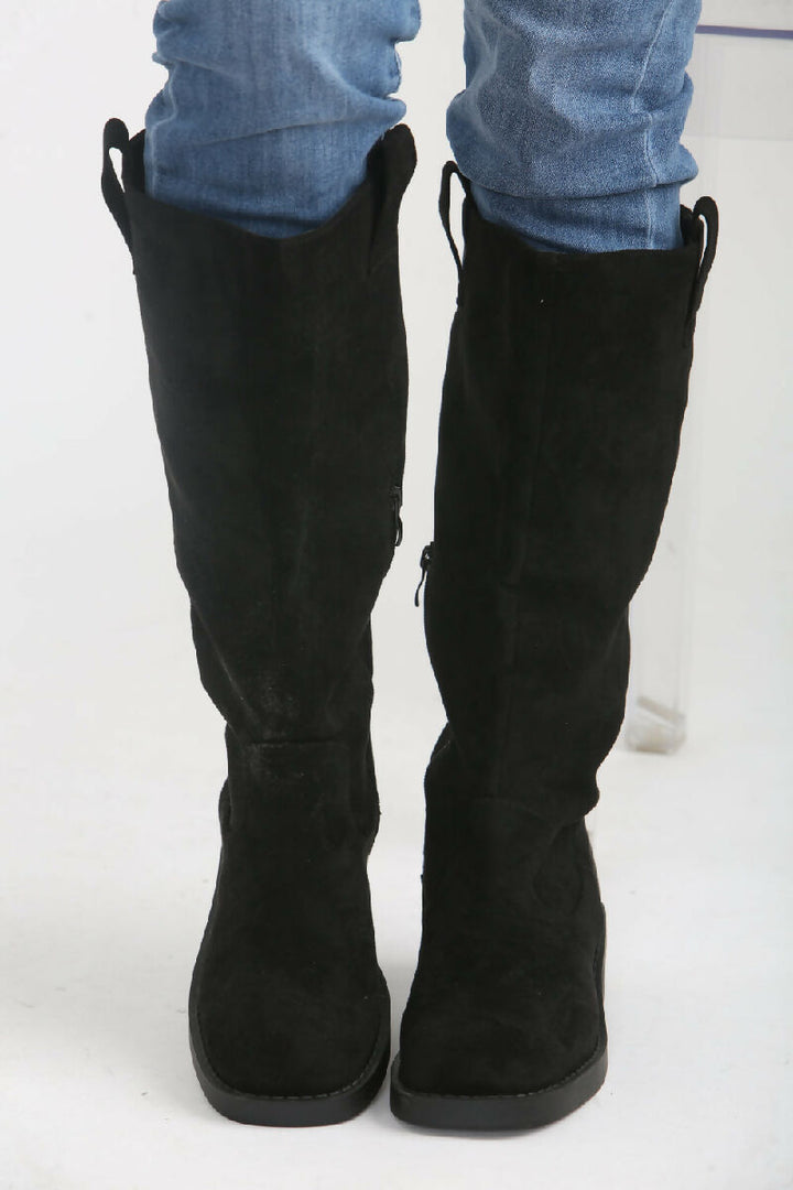 Black Suede Designer Knee High Flat Boot (PACK OF 12 PAIRS UK3-UK8) - jqwholesale.com