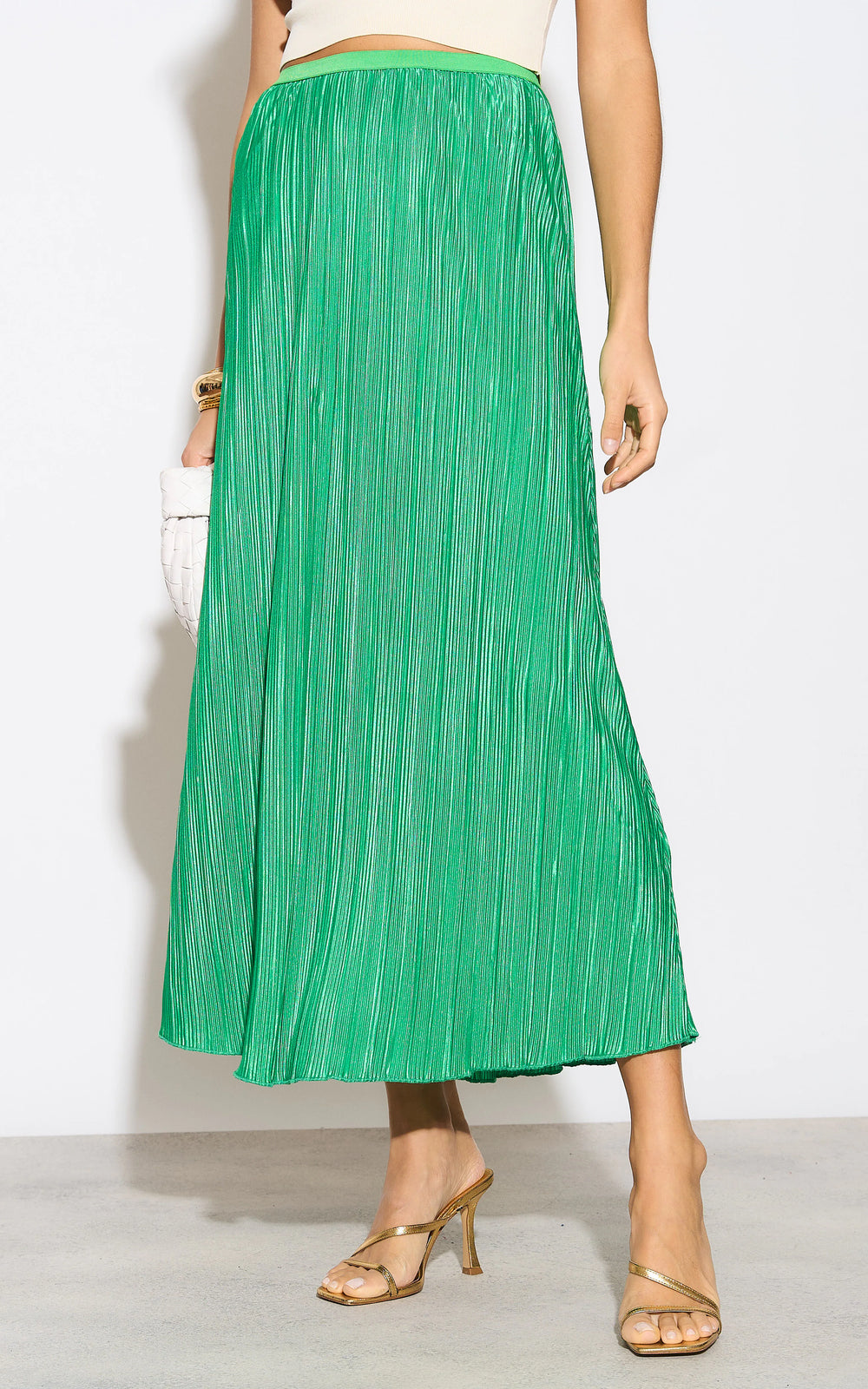 Classic Pleated Midi Skirt in Green - jqwholesale.com