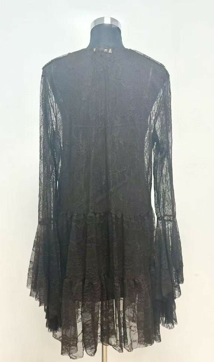 Lined Lace Mini Dress — Elegance and Subtle Sensuality