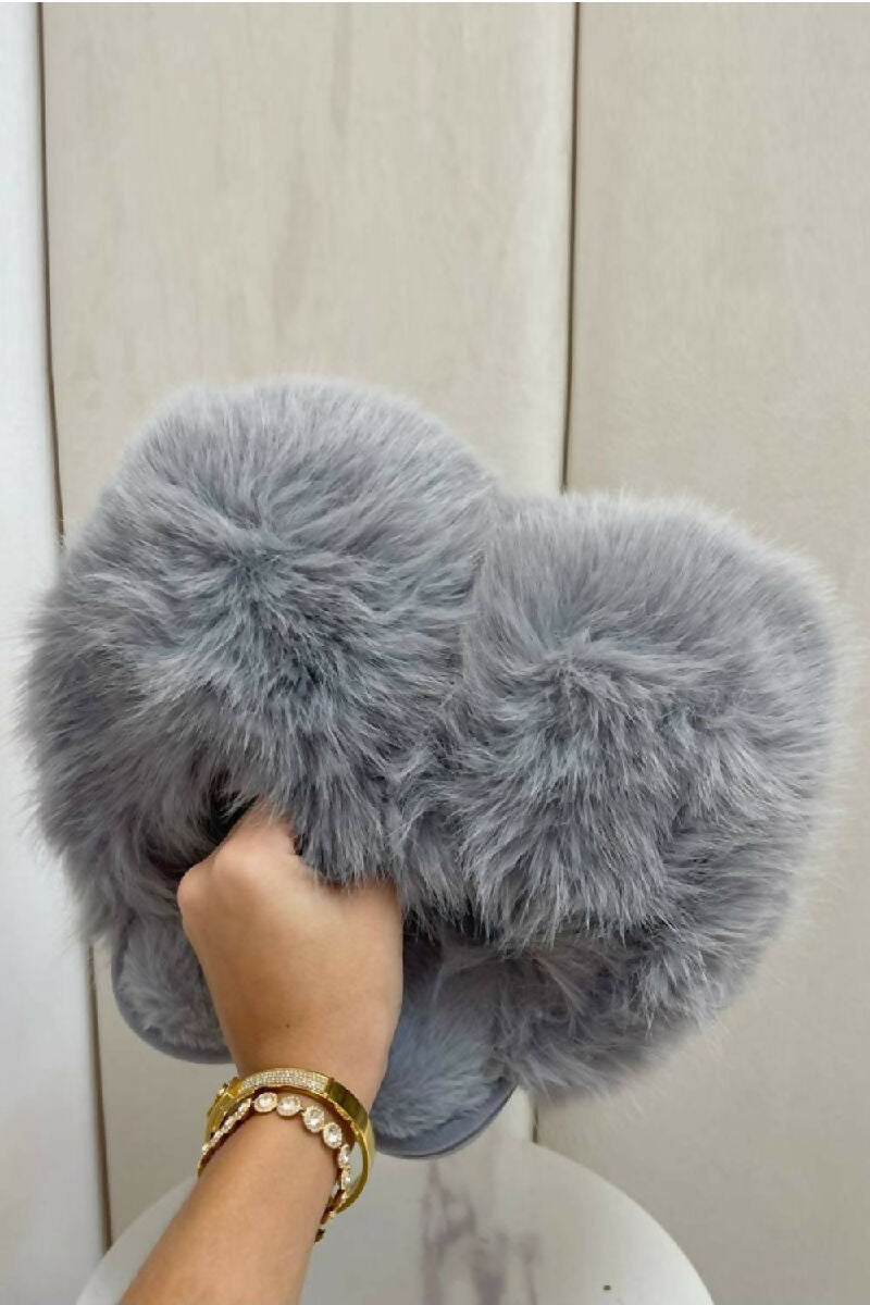 EXTREME COSY OVERSIZED GREY FLUFFY FUR WINTER SLIPPERS (PACK OF 24 PAIRS UK3-UK8) - jqwholesale.com