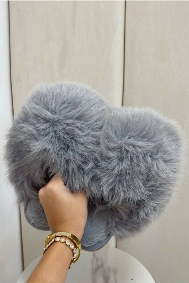 EXTREME COSY OVERSIZED GREY FLUFFY FUR WINTER SLIPPERS (PACK OF 24 PAIRS UK3-UK8) - jqwholesale.com