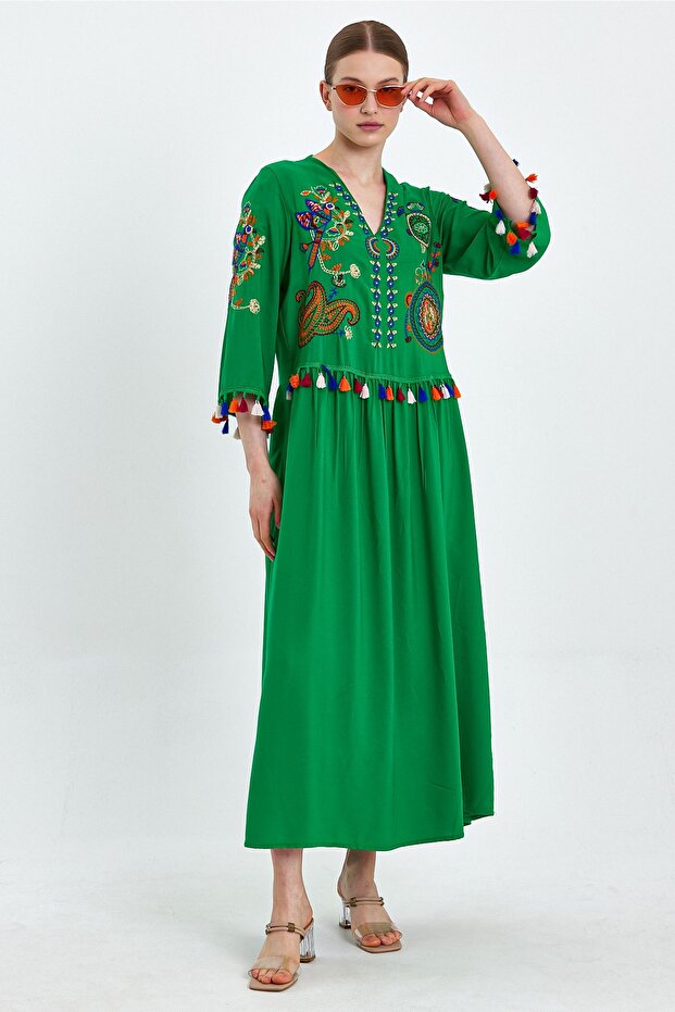 Embroidered Tiered Midi Dress with V-Neck Design in Green