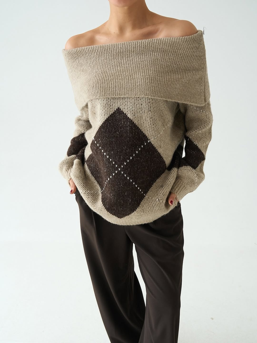Off-Shoulder Argyle Knit Jumper in Beige