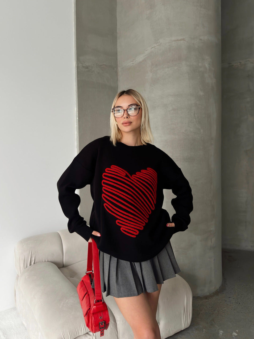 Heart Motif Knit Jumper in Black & Red - jqwholesale.com