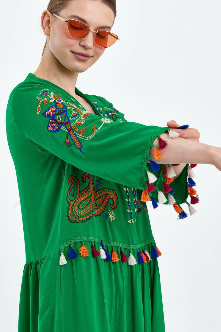Embroidered Tiered Midi Dress with V-Neck Design in Green