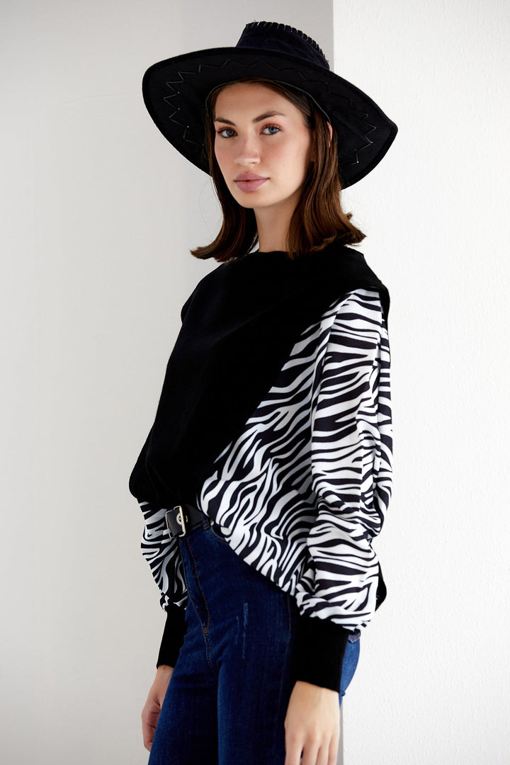 Bat Sleeve Oversize Knitted Jumper in Black/White Animal print - jqwholesale.com