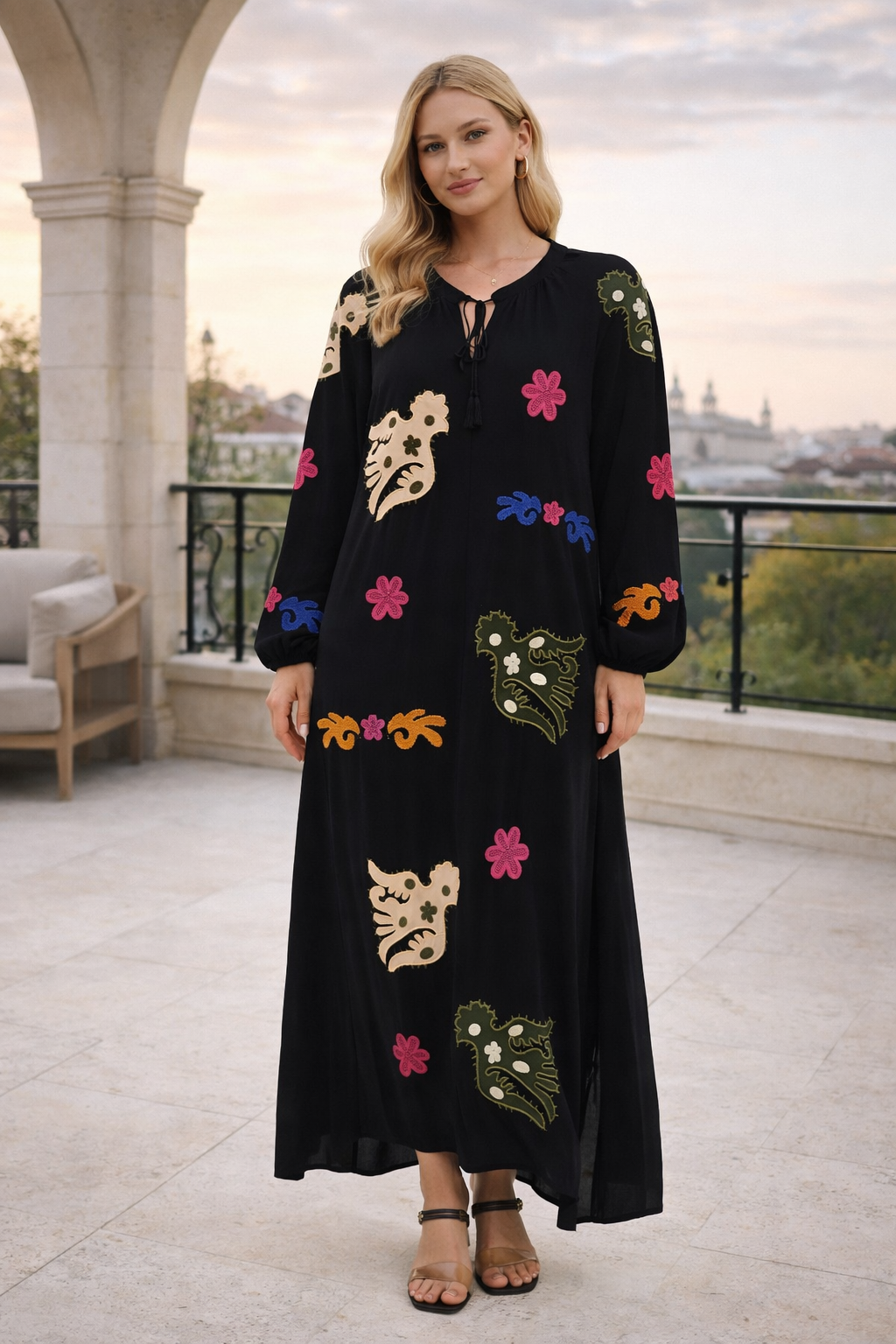 Embroidered Maxi Dress with Statement Motifs | Wholesale Dresses JQ WHOLESALE EUROPE Embroidered Maxi Dress with Statement Motifs | Wholesale Dresses JQ WHOLESALE EUROPE