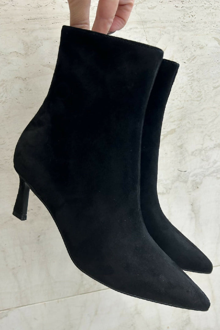 Women's Low Stiletto Heel Ankle Boots in Black Suede (PACK OF 12 PAIRS UK3-UK8) - jqwholesale.com