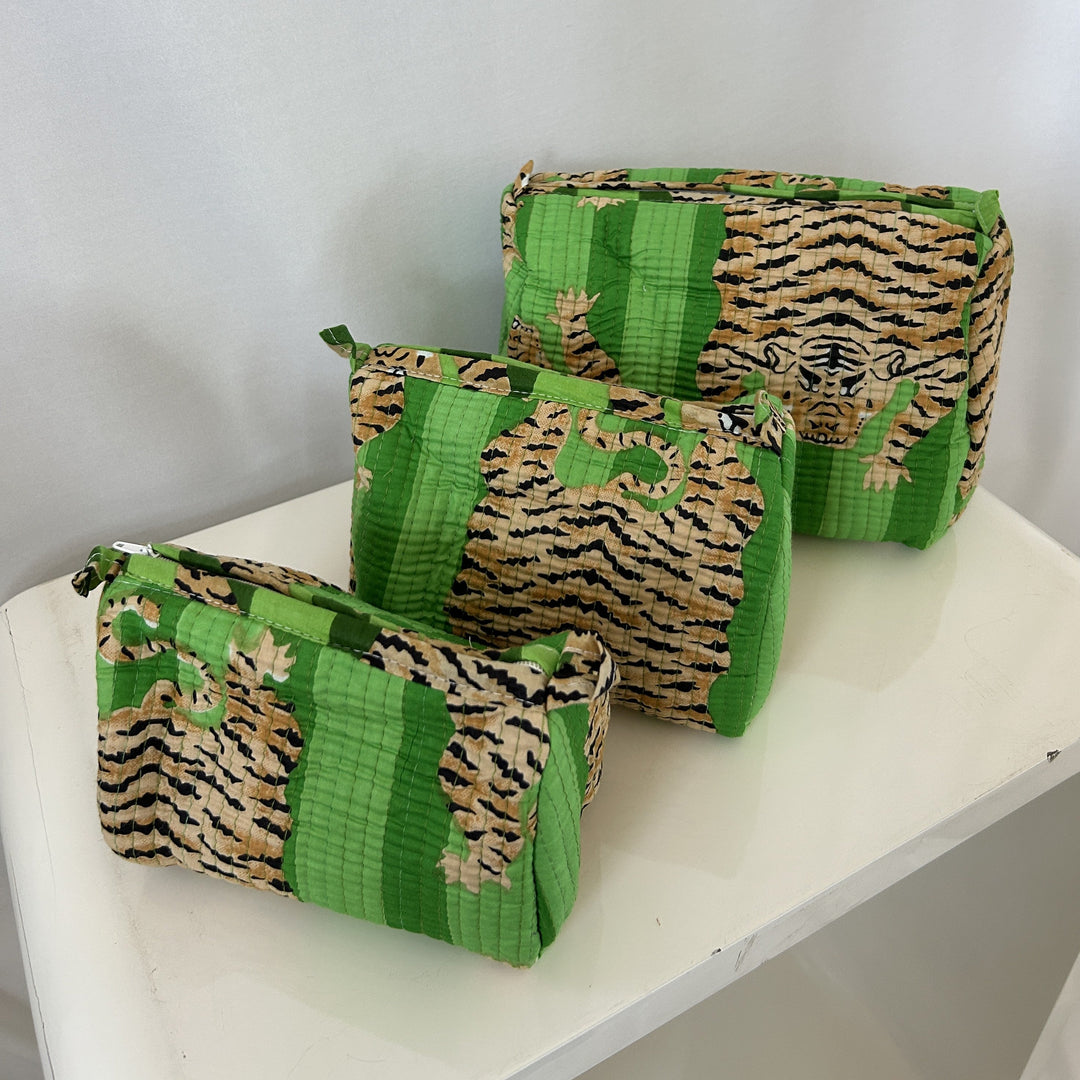 3 Quilted Printed Wash Bag in Green Tiger - jqwholesale.com