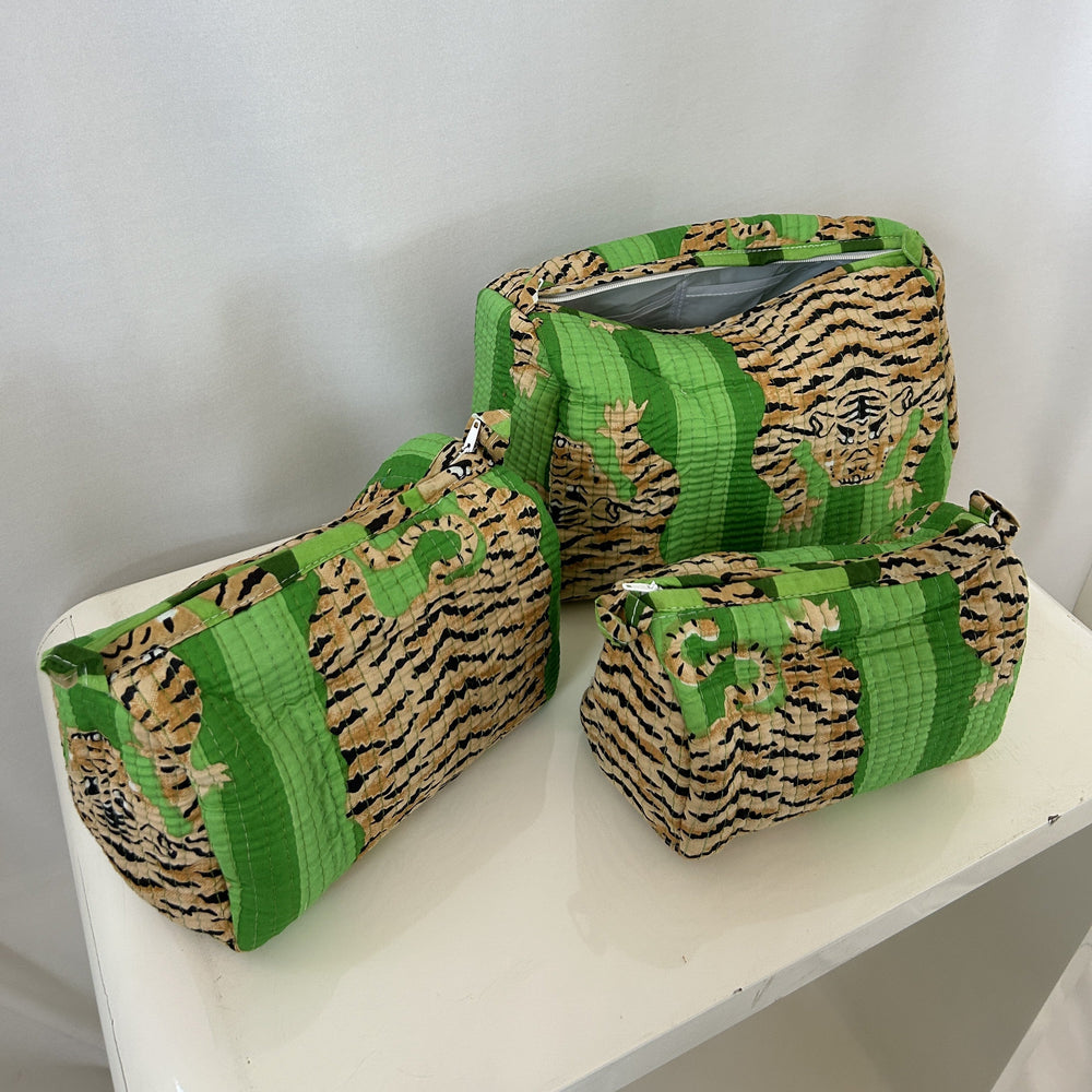 3 Quilted Printed Wash Bag in Green Tiger - jqwholesale.com