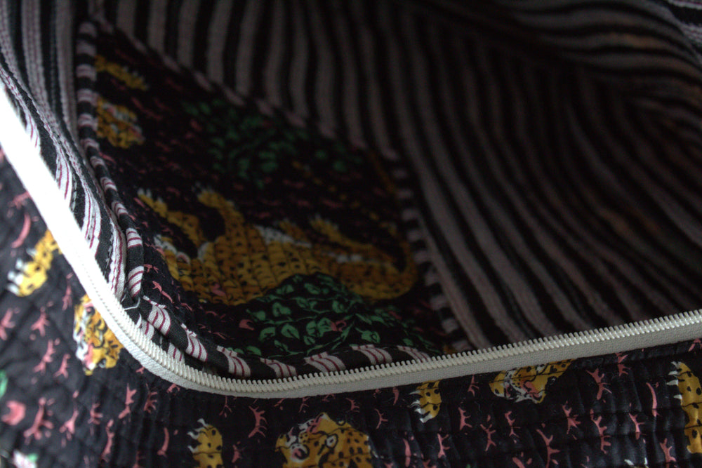 Quilted Printed Tote Bag in Black Leopard - jqwholesale.com