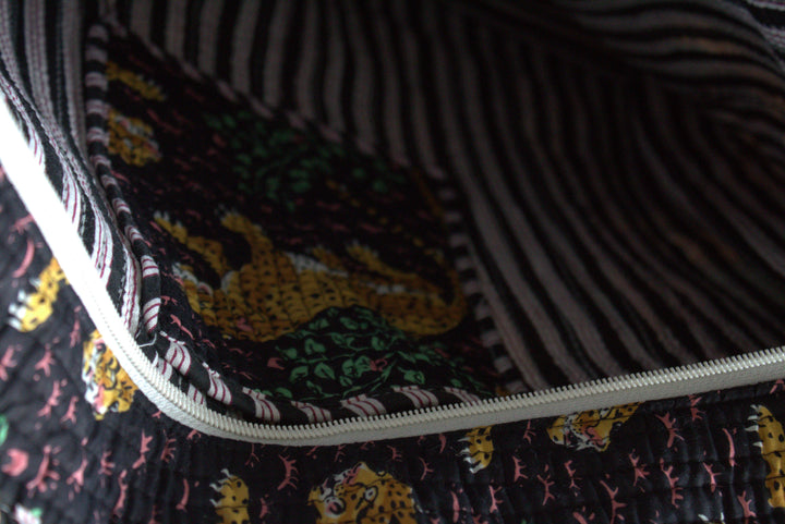 Quilted Printed Tote Bag in Black Leopard - jqwholesale.com