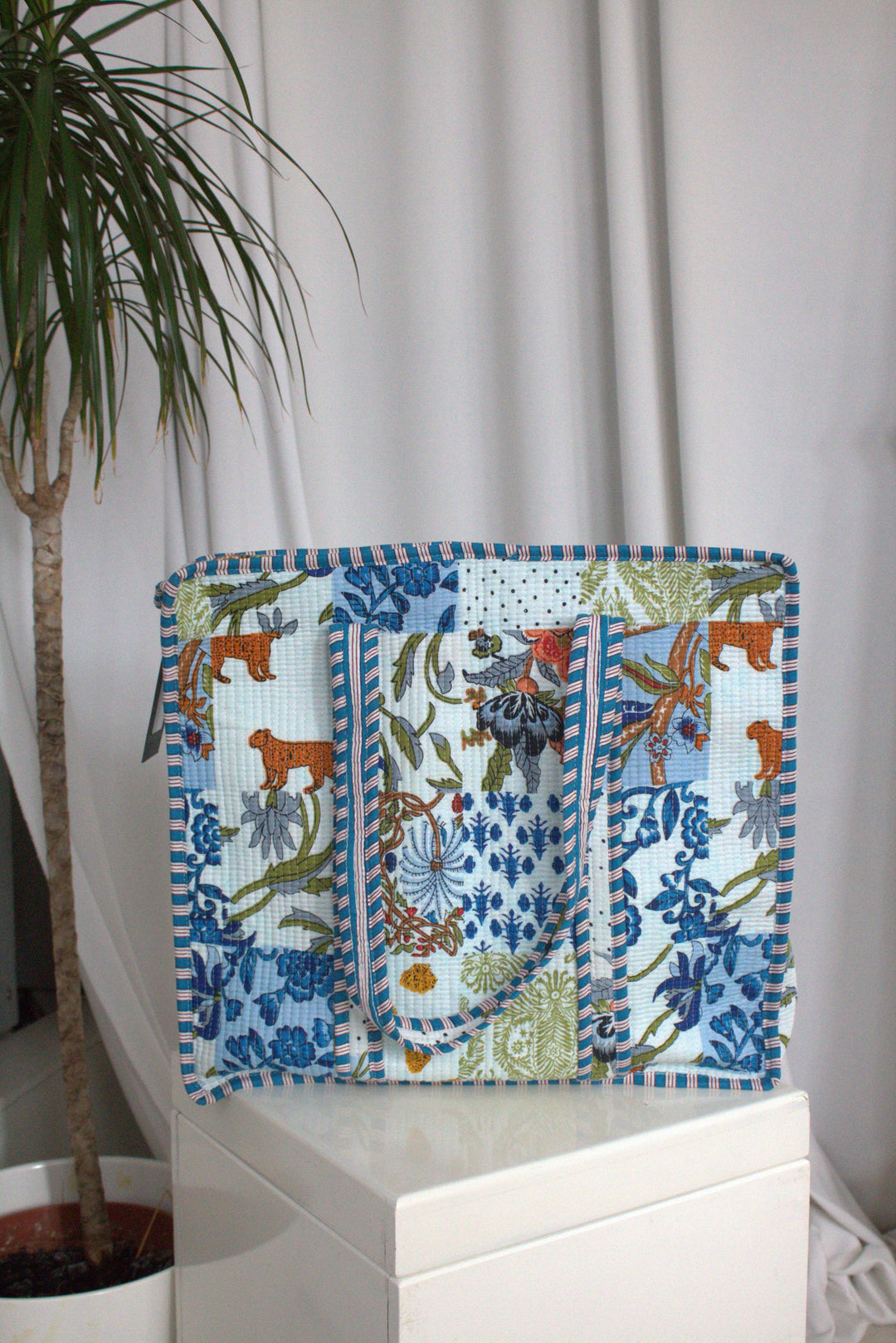 Quilted Printed Tote Bag in White Patchwork - jqwholesale.com