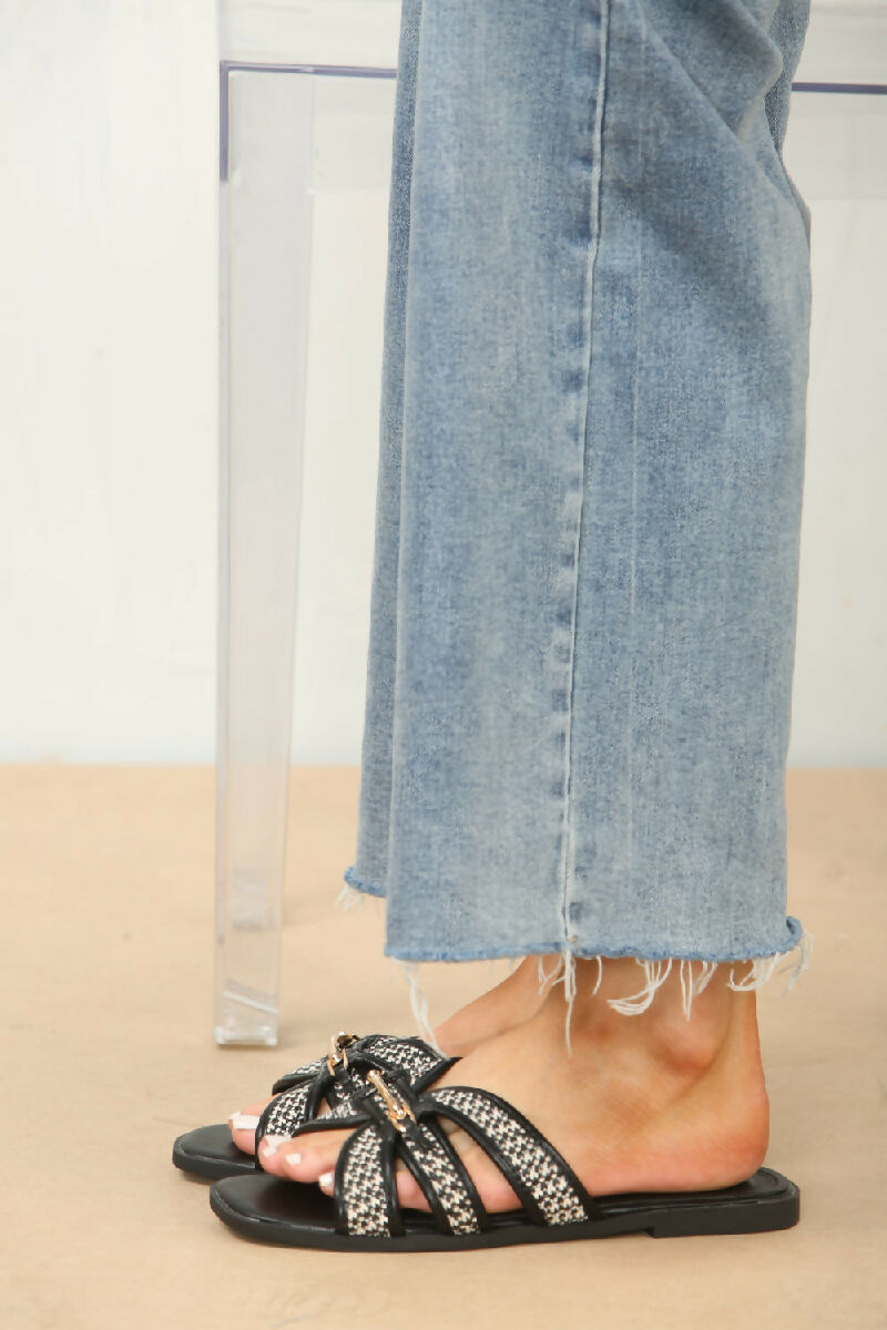 TT2BLACK_4_1000x1500