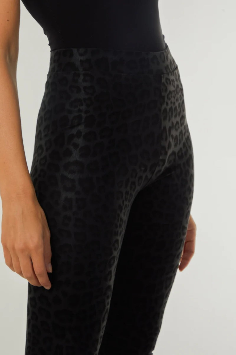Black Leopard Print Leather Look Leggings - jqwholesale.com