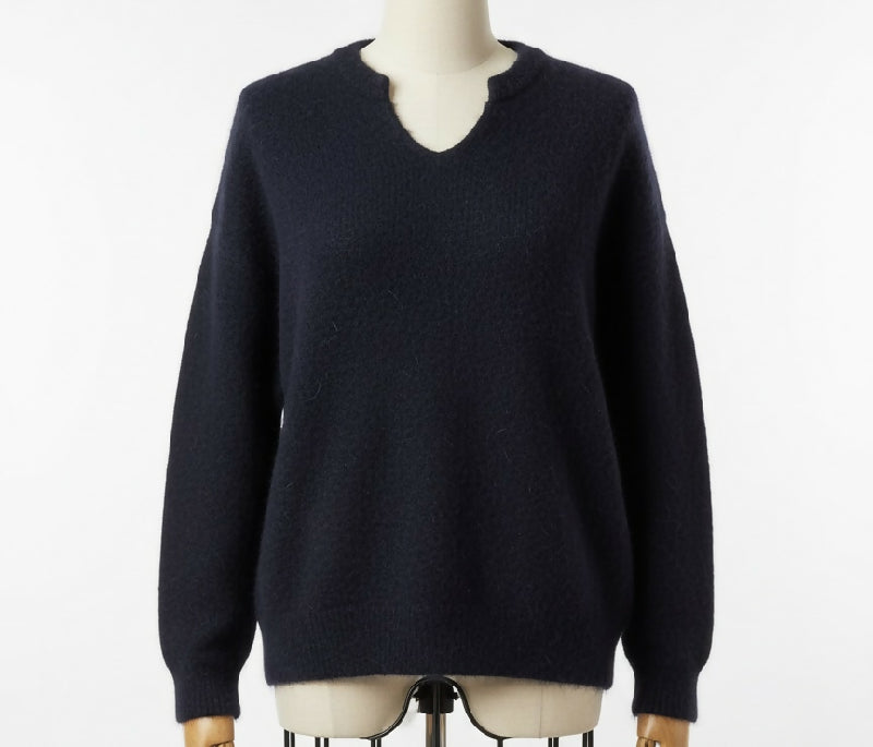 Baby Alpaca V-neck jumper - Black - jqwholesale.com