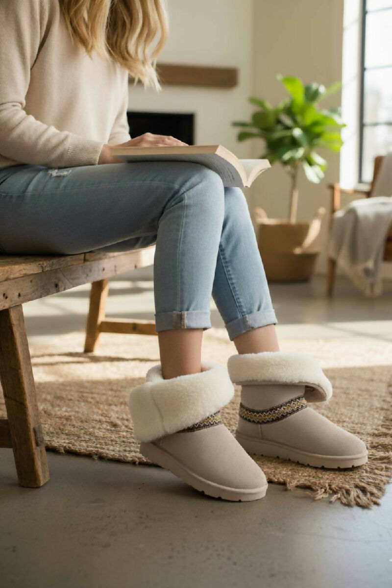 CAMEL FOLD OVER EMBROIDED AZTEC DETAIL FULLY FUR LINED BOOT (PACK OF 12 PAIRS UK3-UK8) - jqwholesale.com