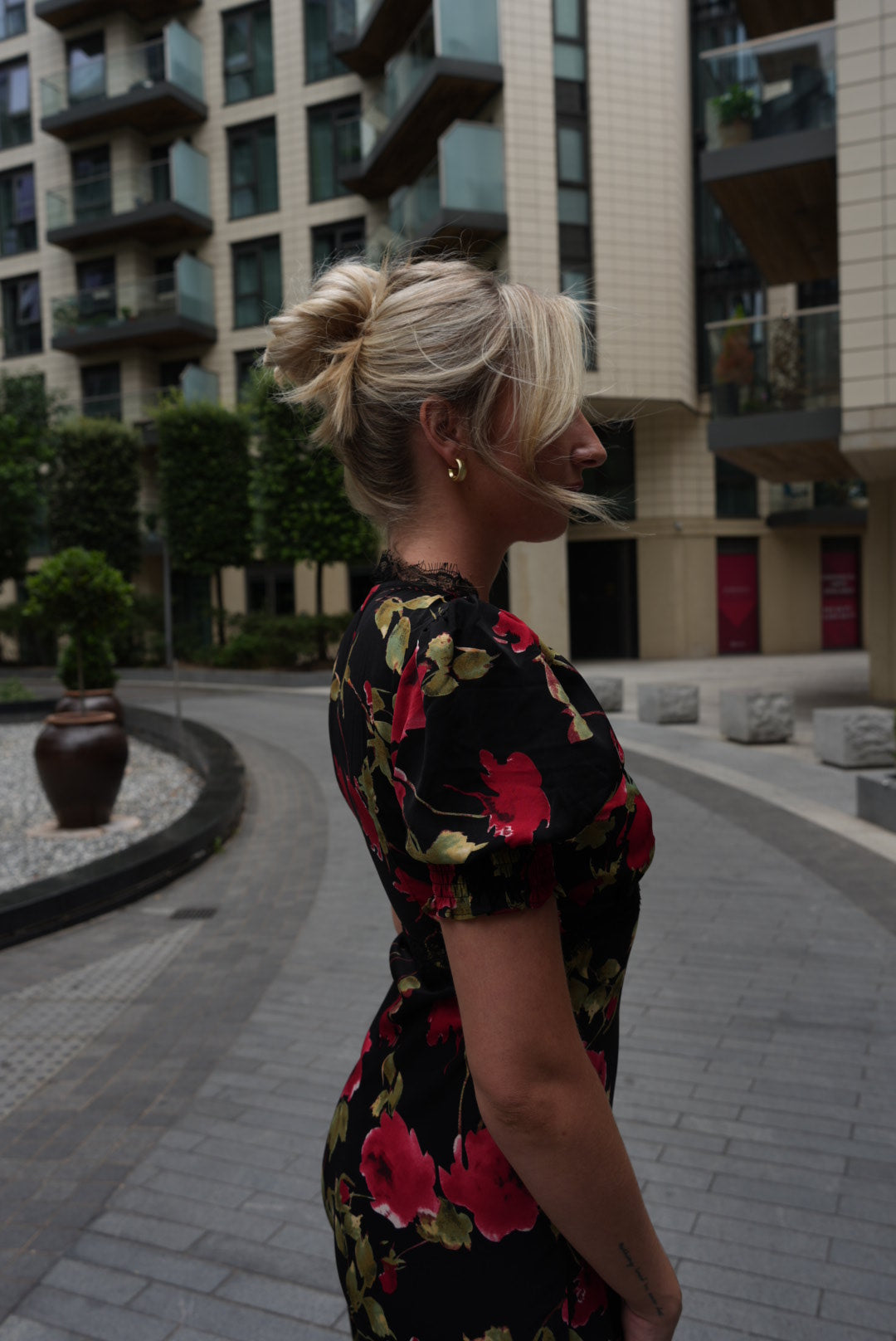 Black Floral Lace Trim Detail Midi Dress - jqwholesale.com