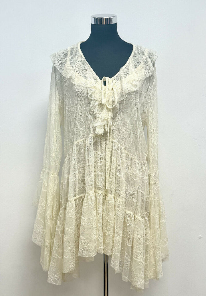 Lined Lace Mini Dress — Elegance and Subtle Sensuality