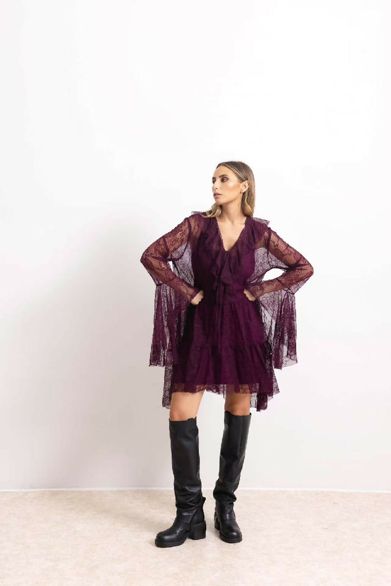 Lined Lace Mini Dress — Elegance and Subtle Sensuality