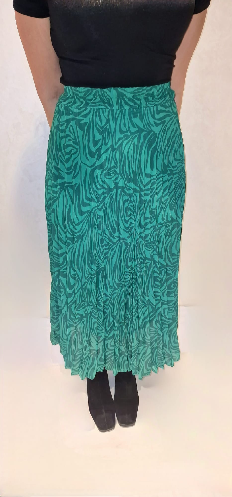 Zeena Print Pleated Midi Skirt - jqwholesale.com