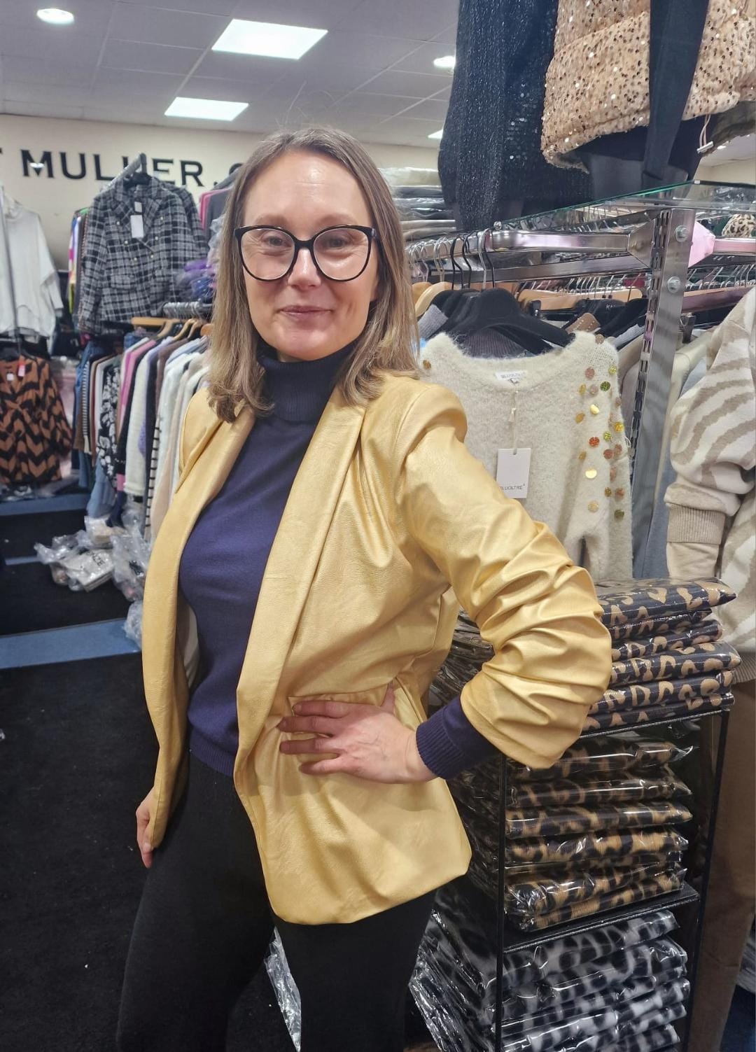 (5P. PACK) Vegan Leather Look Matte Ruched Sleeve Blazer - jqwholesale.com