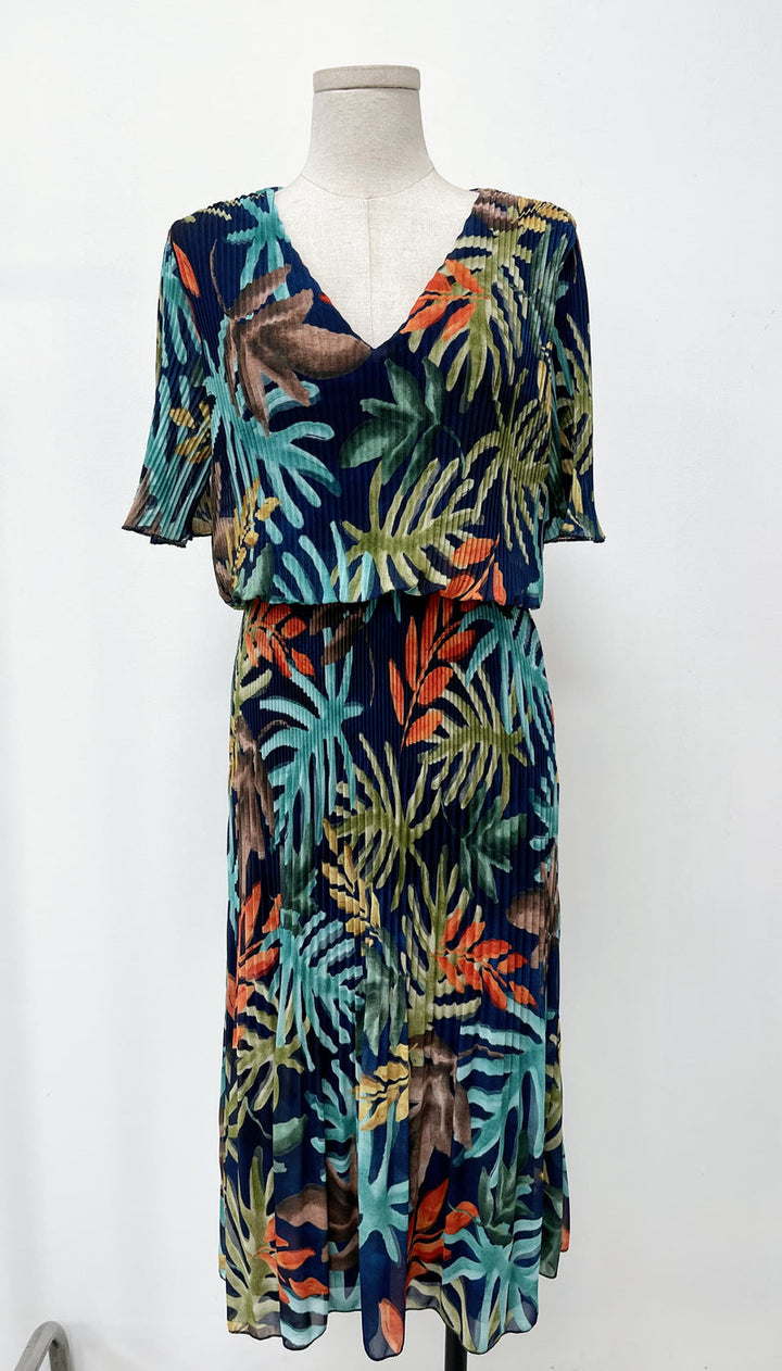 Palm Print Short Sleeve Plisse Layered Maxi Dress - jqwholesale.com