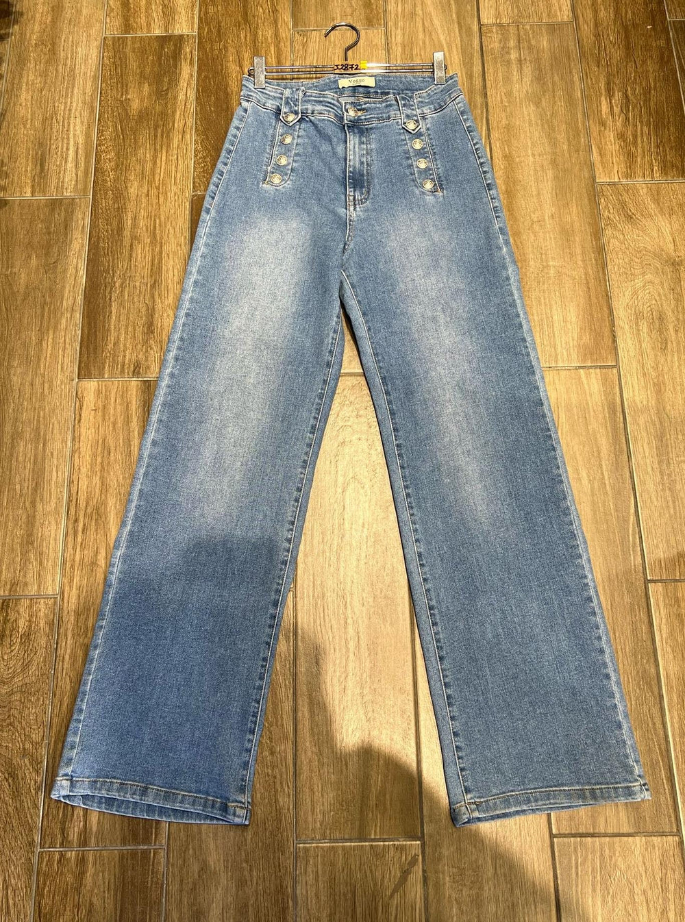 Silver Button Wide Leg Light Wash Jeans (10P.PACK) - jqwholesale.com
