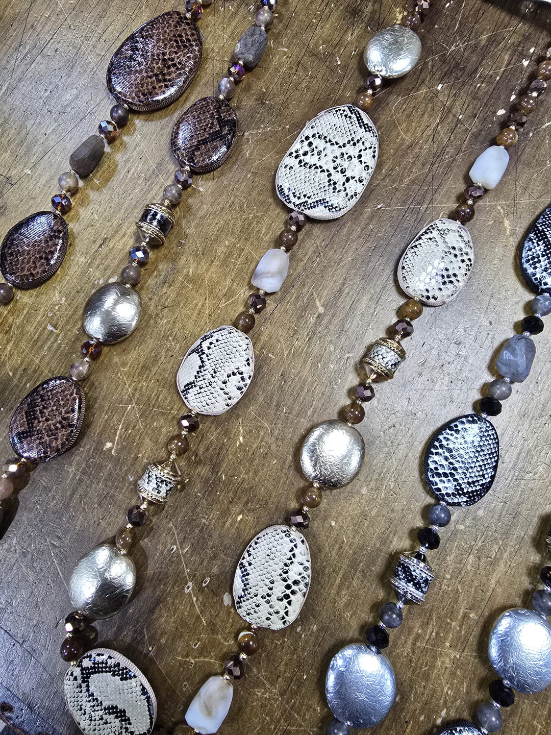 Reptile Leather look Bead Necklace - jqwholesale.com