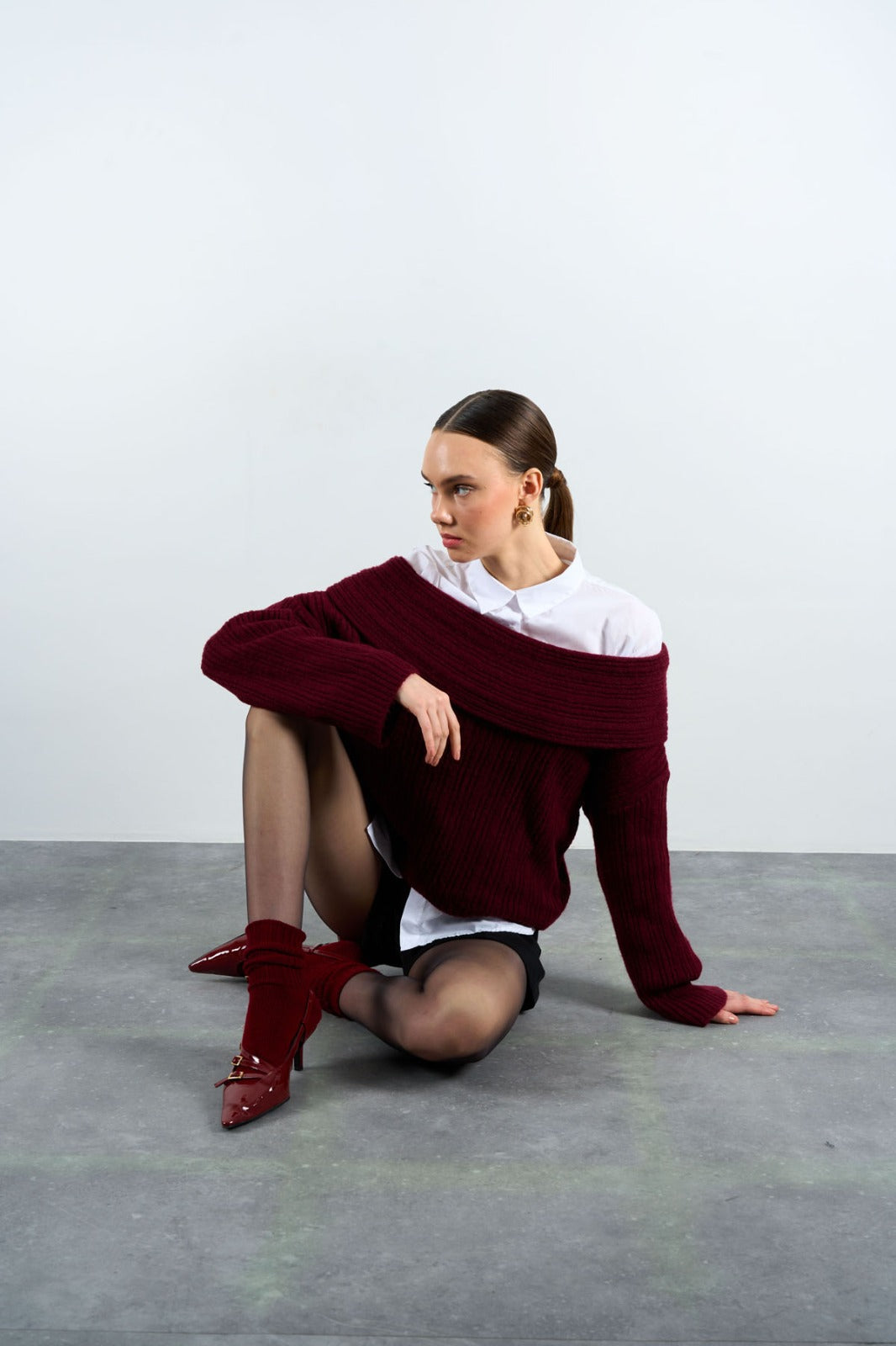 Off-Shoulder Rib Knit Jumper – Burgundy