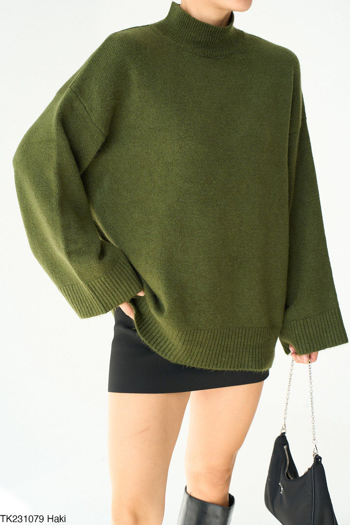 Oversized Soft Knit Mock-Neck Jumper – Khaki