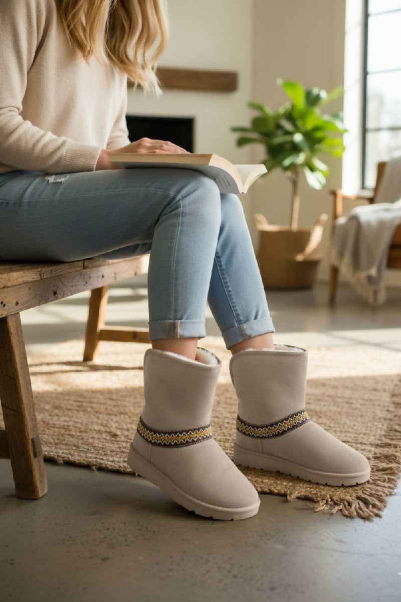 CAMEL FOLD OVER EMBROIDED AZTEC DETAIL FULLY FUR LINED BOOT (PACK OF 12 PAIRS UK3-UK8) - jqwholesale.com