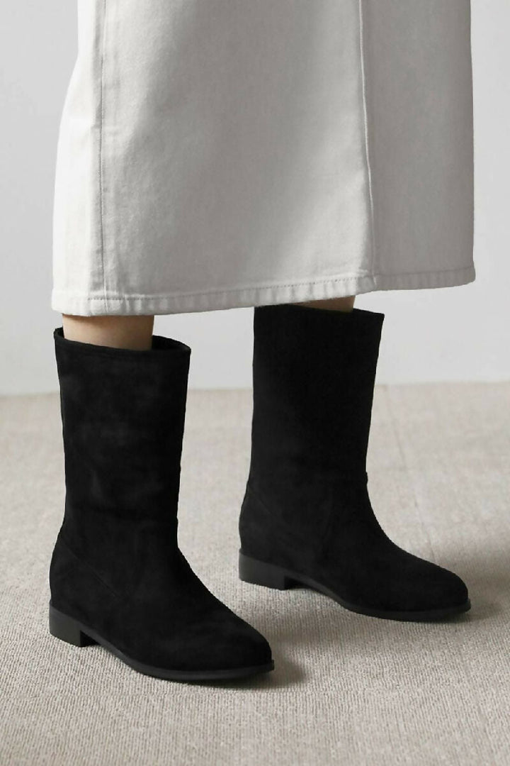 Black Suede Designer Calf High Flat Boot (PACK OF 12 PAIRS UK3-UK8) - jqwholesale.com