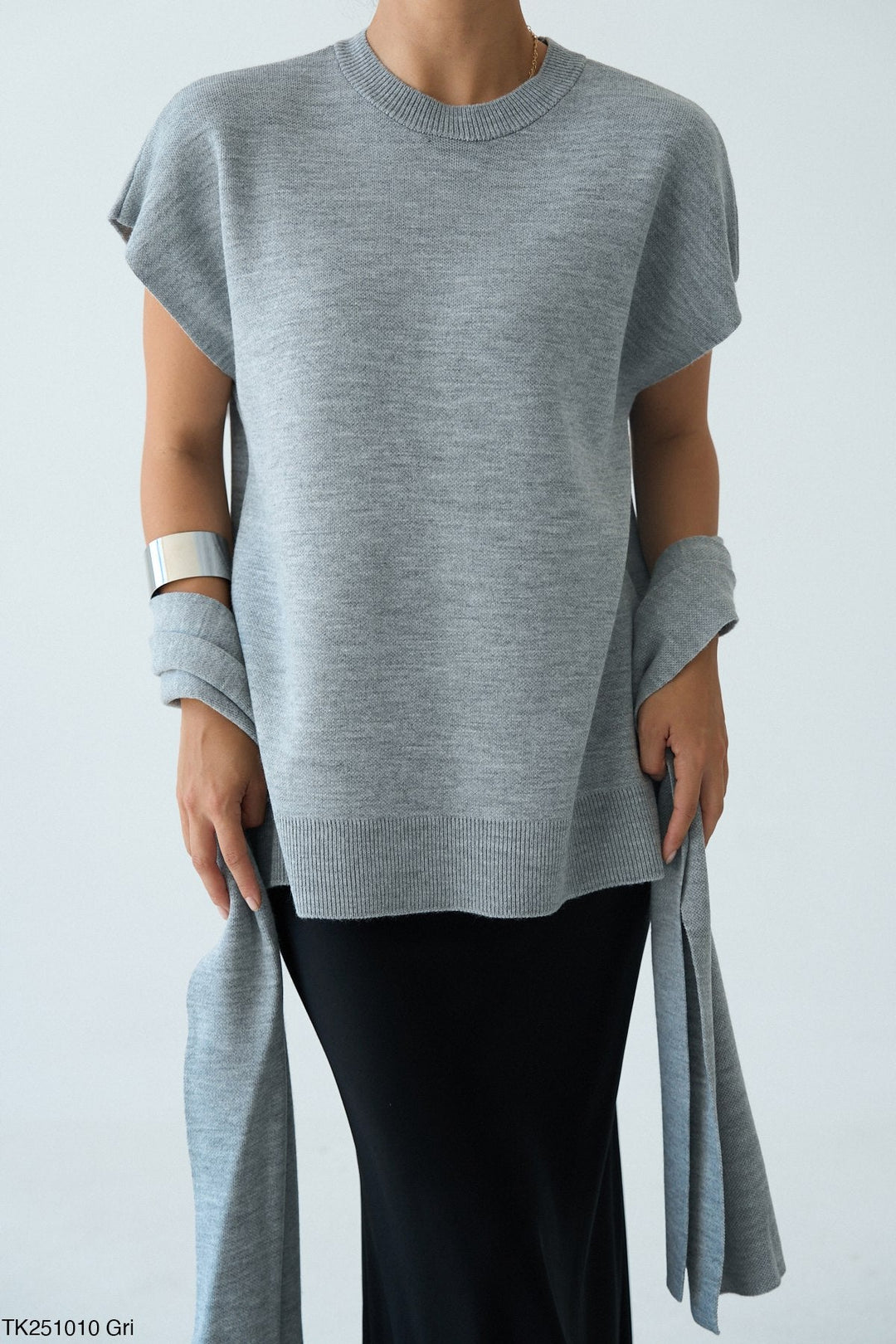 Sleeveless Knit Jumper with Matching Scarf in Light Grey - jqwholesale.com