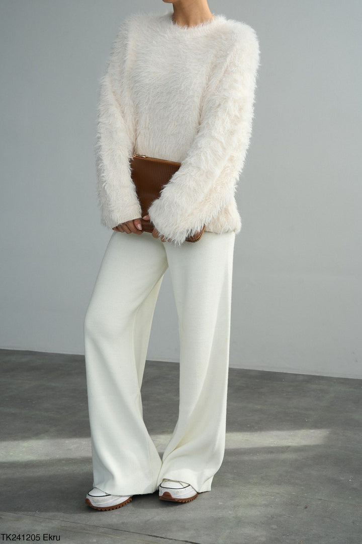 Fluffy Textured Knit Jumper in Ecru