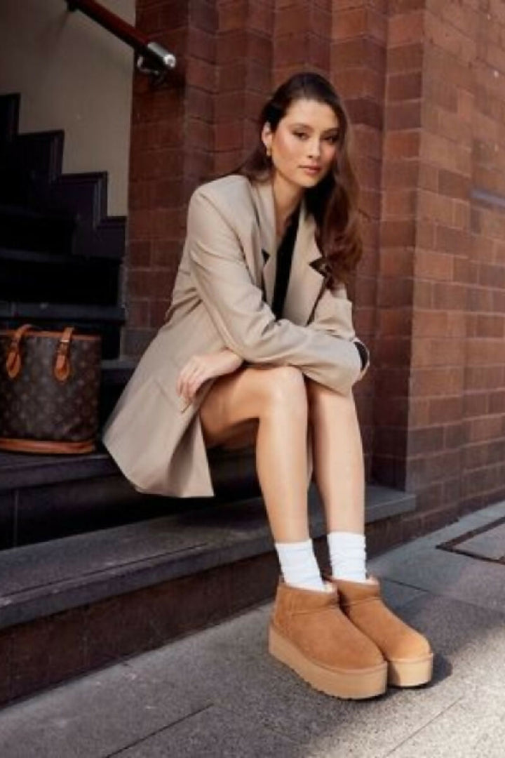 MX17HCAMELZ_1000x1500