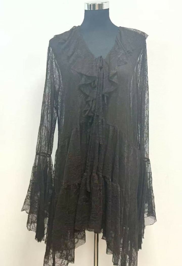 Lined Lace Mini Dress — Elegance and Subtle Sensuality