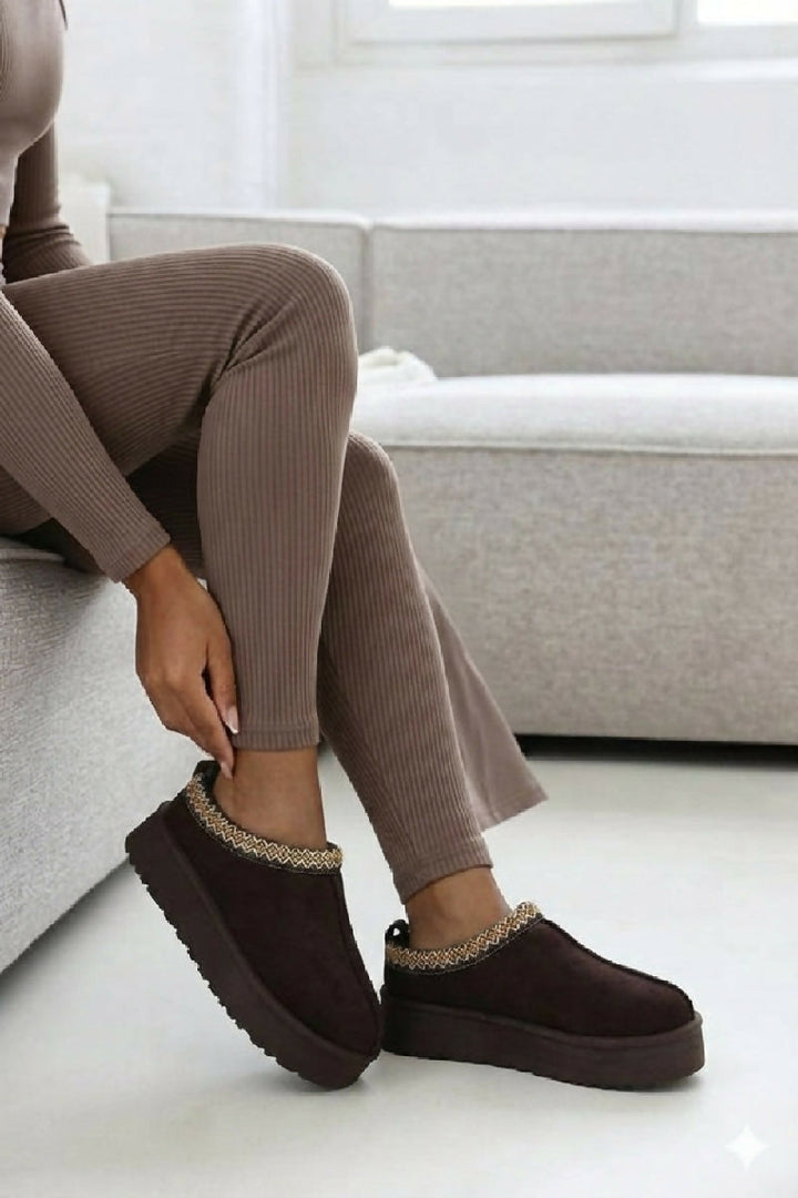 BROWN EMBROIDED FLUFFY PLATFORM SLIPPERS AZTEC DETAIL FAUX FUR LINED ANKLE BOOTS (PACK OF 12 PAIRS UK3-UK8)