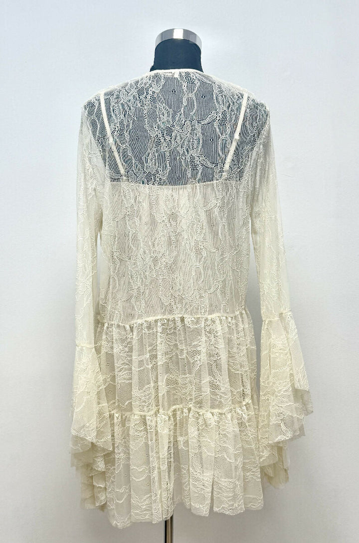 Lined Lace Mini Dress — Elegance and Subtle Sensuality