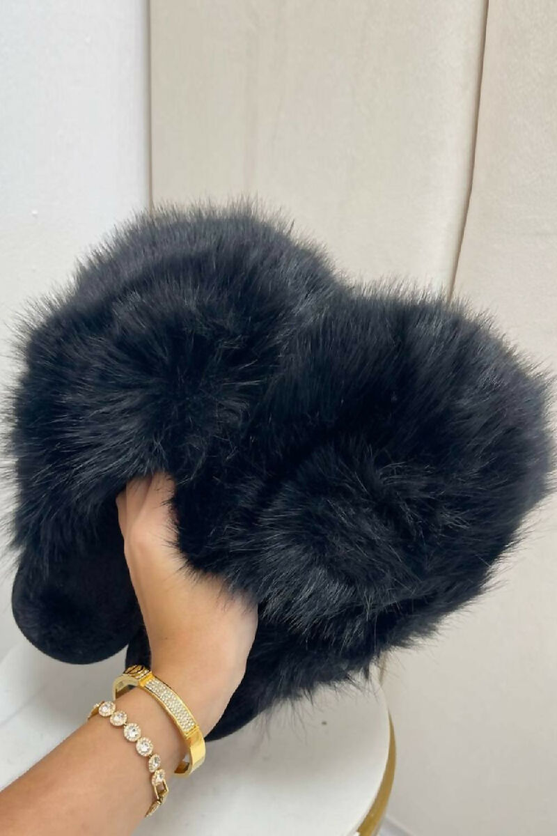 EXTREME COSY OVERSIZED BLACK FLUFFY FUR WINTER SLIPPERS (PACK OF 24 PAIRS UK3-UK8) - jqwholesale.com