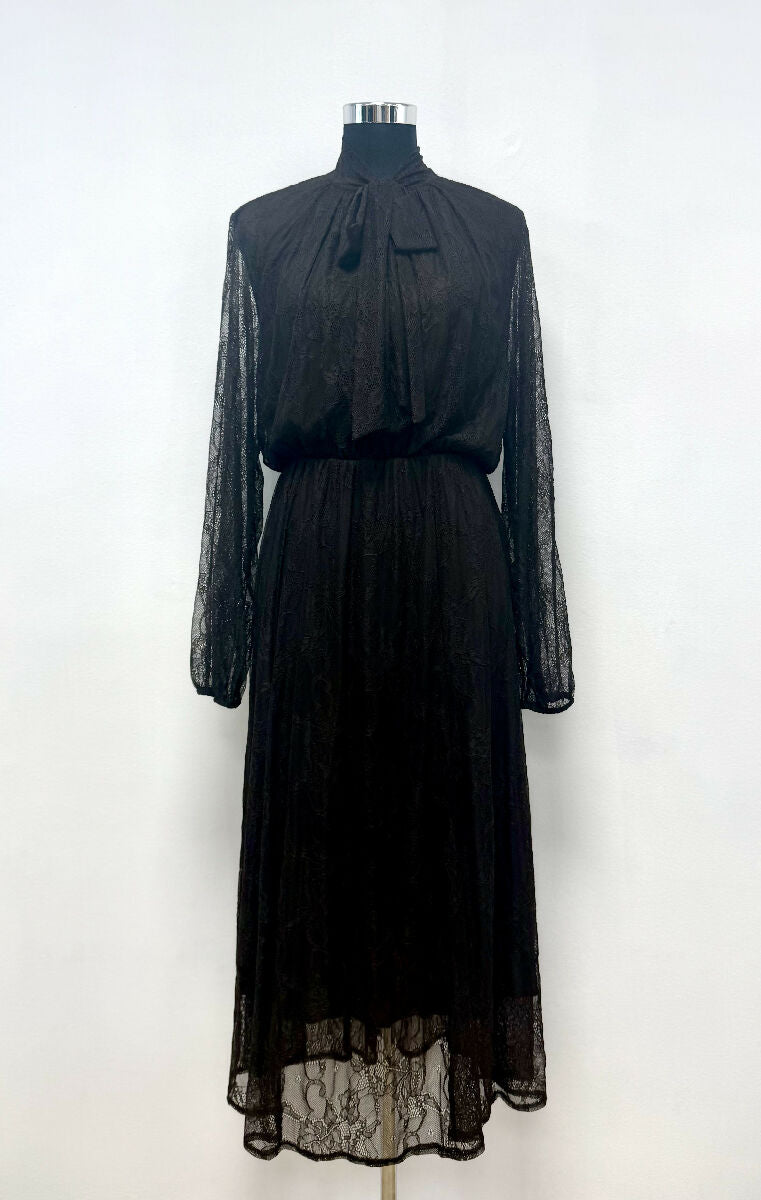 Elegant Lace Midi Dress